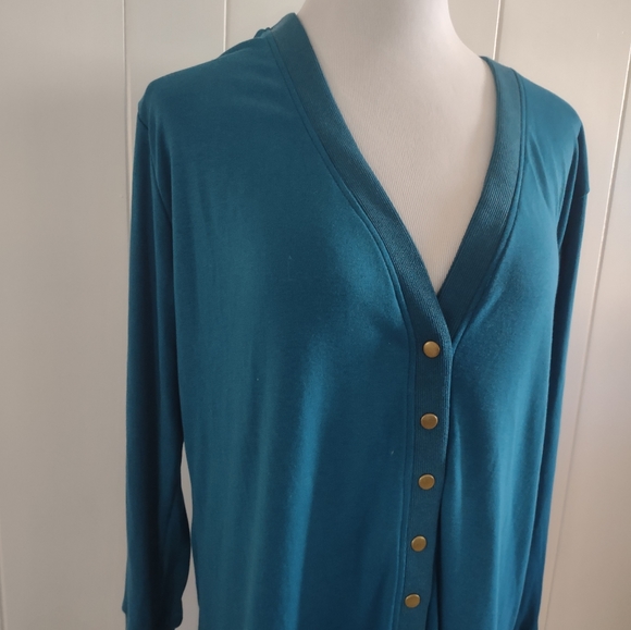 Long Cardigan - Snap Closure - Picture 4 of 13